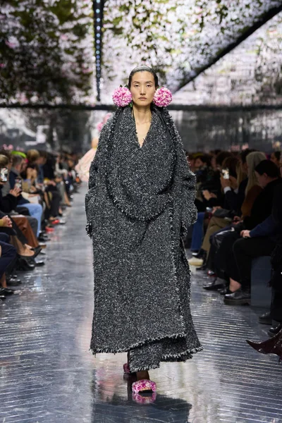 Look 32